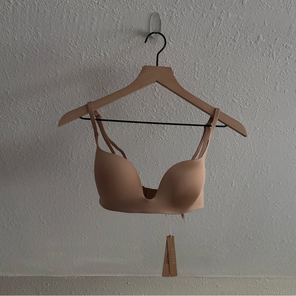 🍒SKIMS SQUARE NECK BRA🍒 - Picture 2 of 10